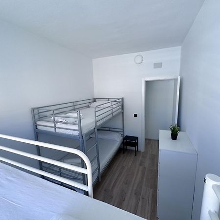 Muede Hostel Торемолинос Екстериор снимка