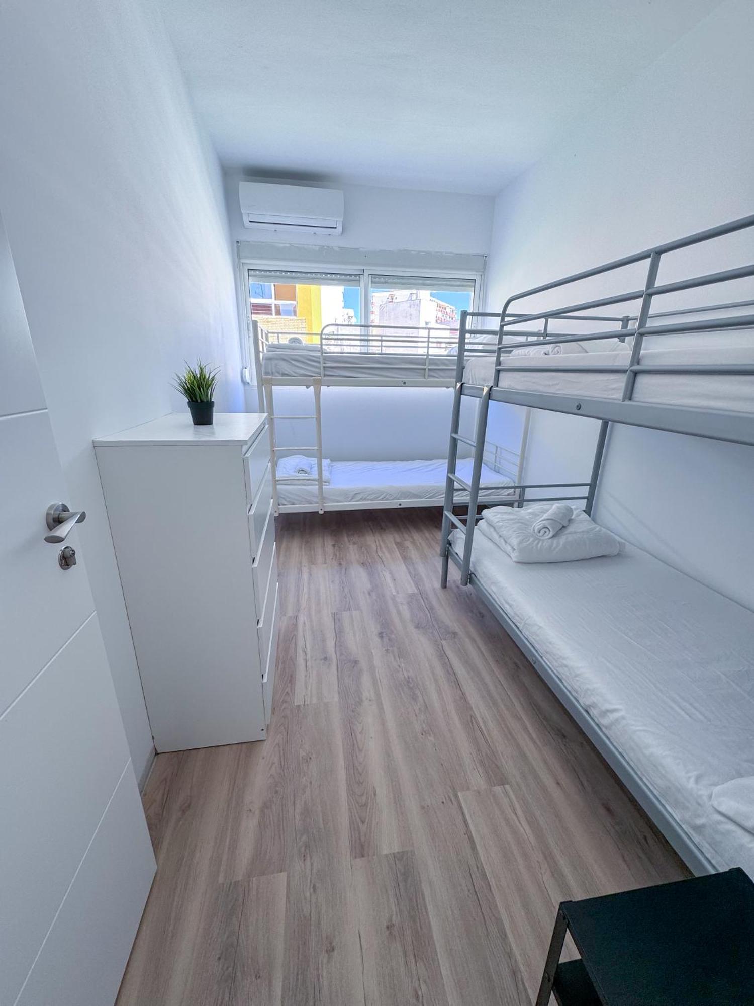 Muede Hostel Торемолинос Екстериор снимка