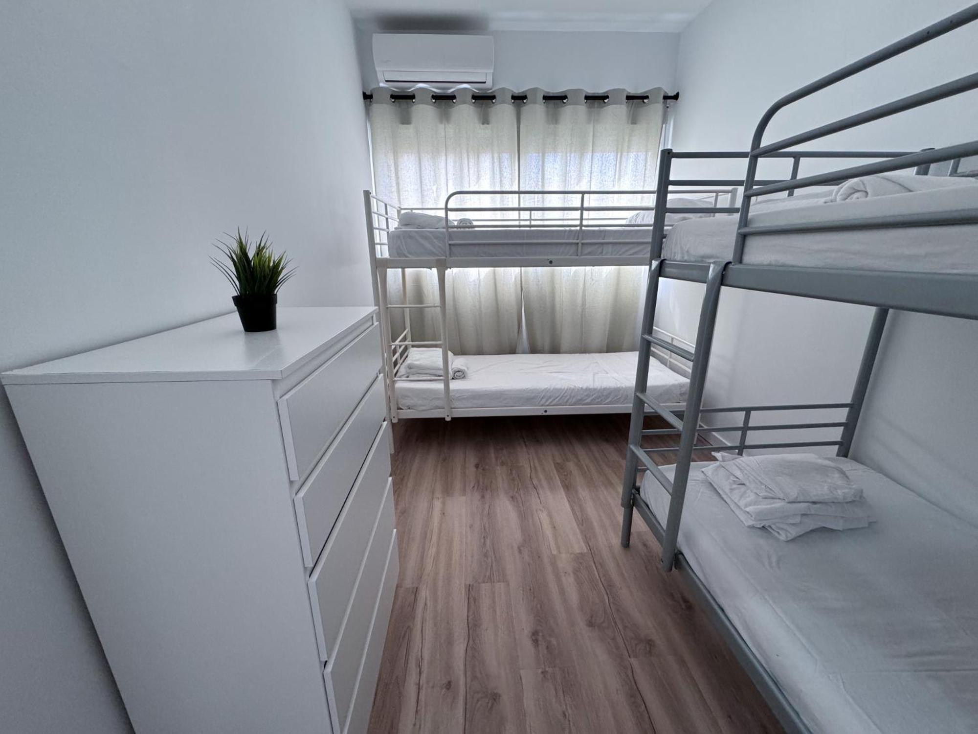 Muede Hostel Торемолинос Екстериор снимка